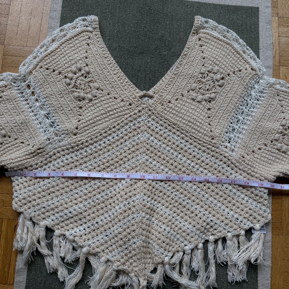 Zara Knit Poncho - Picture 7 of 7